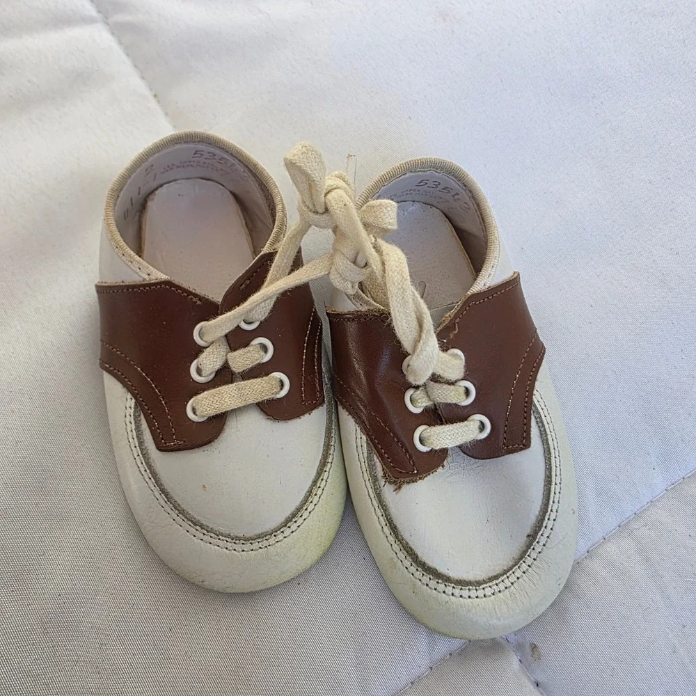 Vintage Baby Saddle Shoes White Brown Leather Lace Up Toddler Infant Size 2 1940